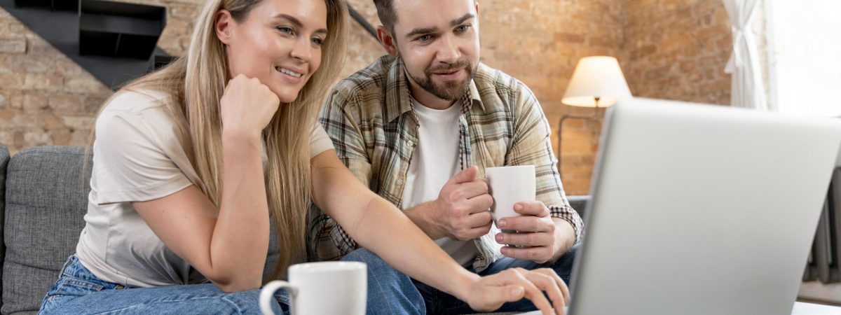 couple-home-having-videocall-with-family